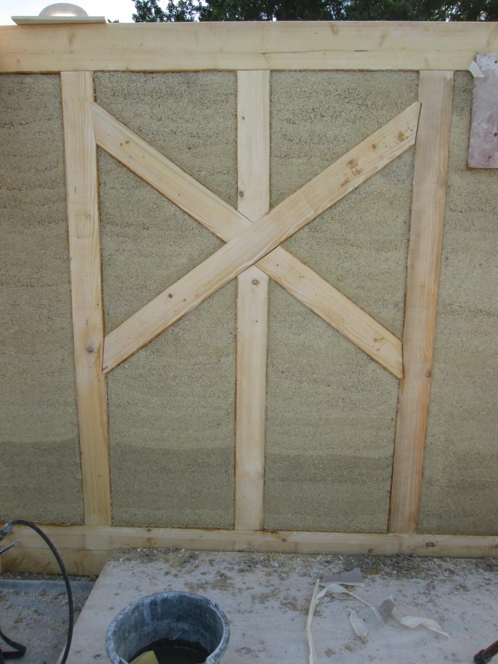 Gefülltes Kreuzholz