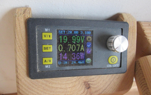 Spannungsregler für die Stromversorgung des Laptops